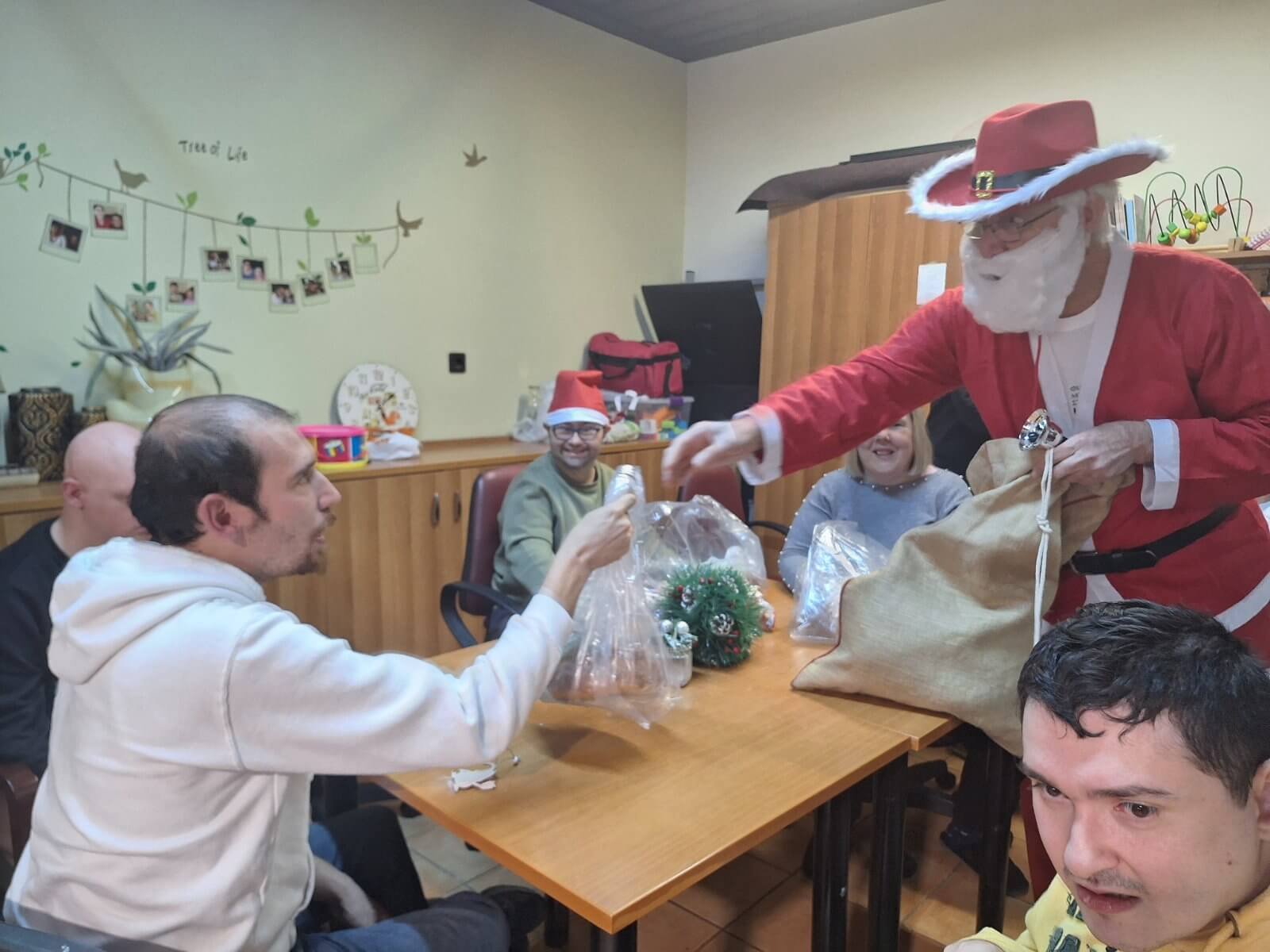 Πραγματοποιήσαμε την χριστουγεννιάτικη γιορτή μας σε μια ζεστή ατμόσφαιρα, γεμάτη χαρά