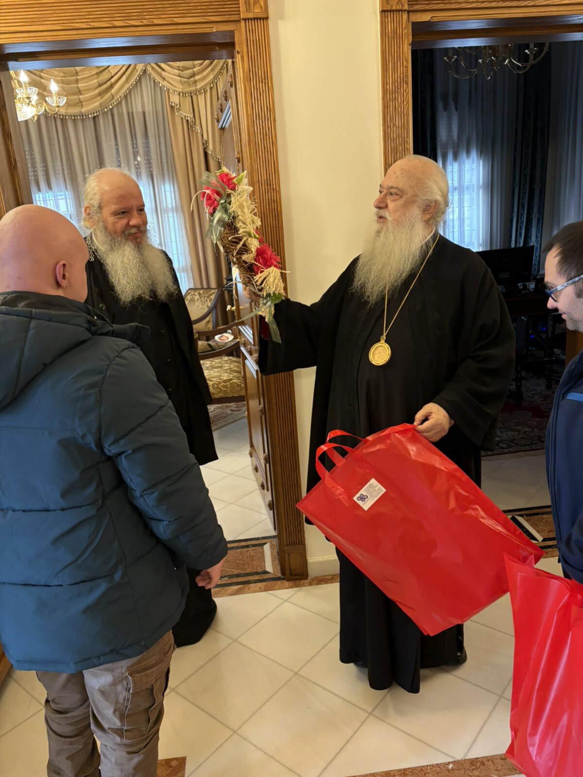 Ευχηθήκαμε καλή Ανάσταση και καλό Πάσχα με υγεία και ευτυχία