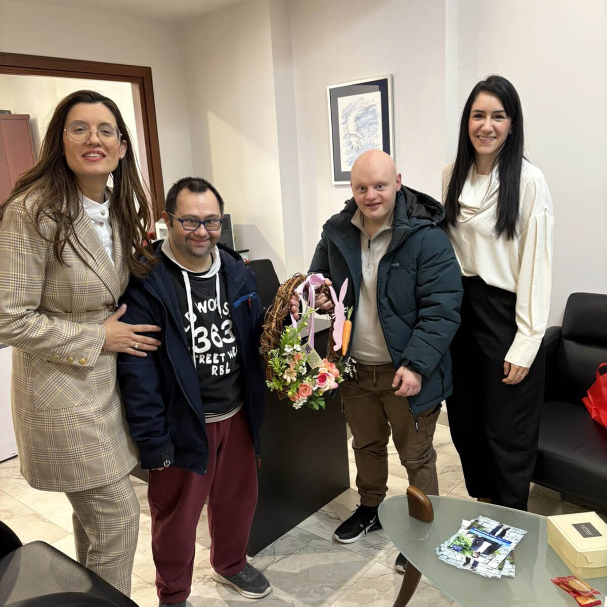 Ευχηθήκαμε καλή Ανάσταση και καλό Πάσχα με υγεία και ευτυχία