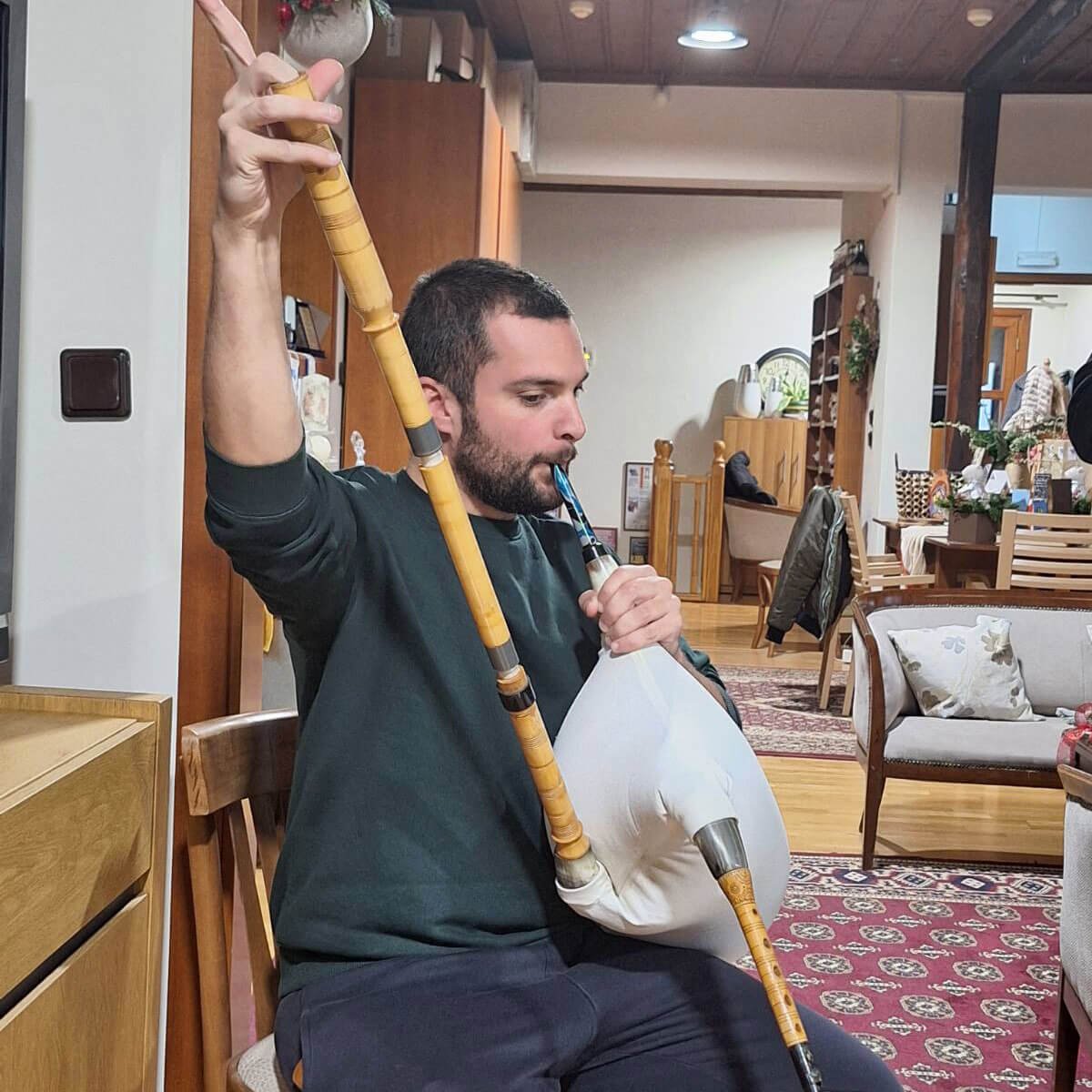 Επίσκεψη του οργανοπαίχτη γκάιντας Δημήτρη Τσιγγενόπουλου