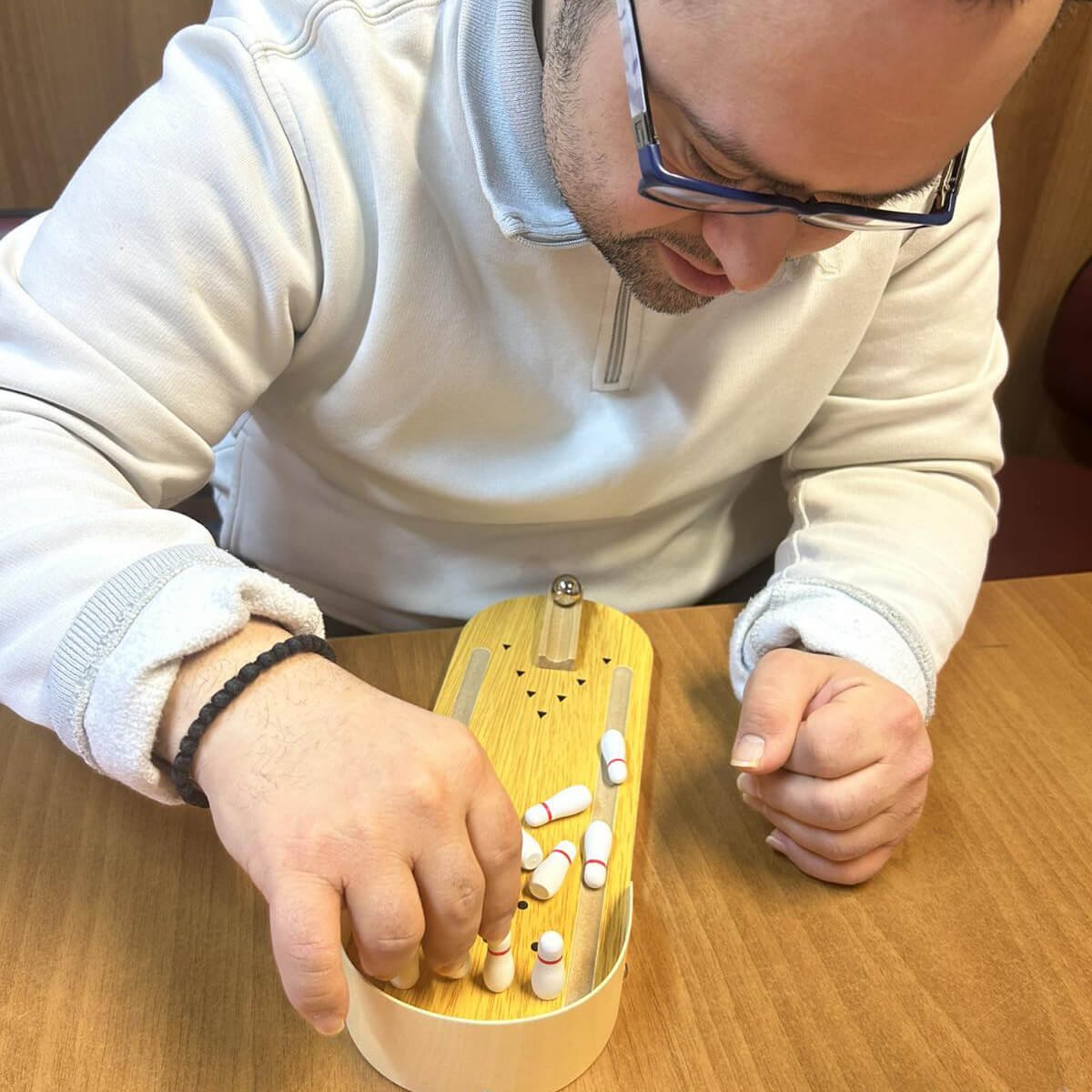 Παίζουμε επιτραπέζιο μπόουλινγκ